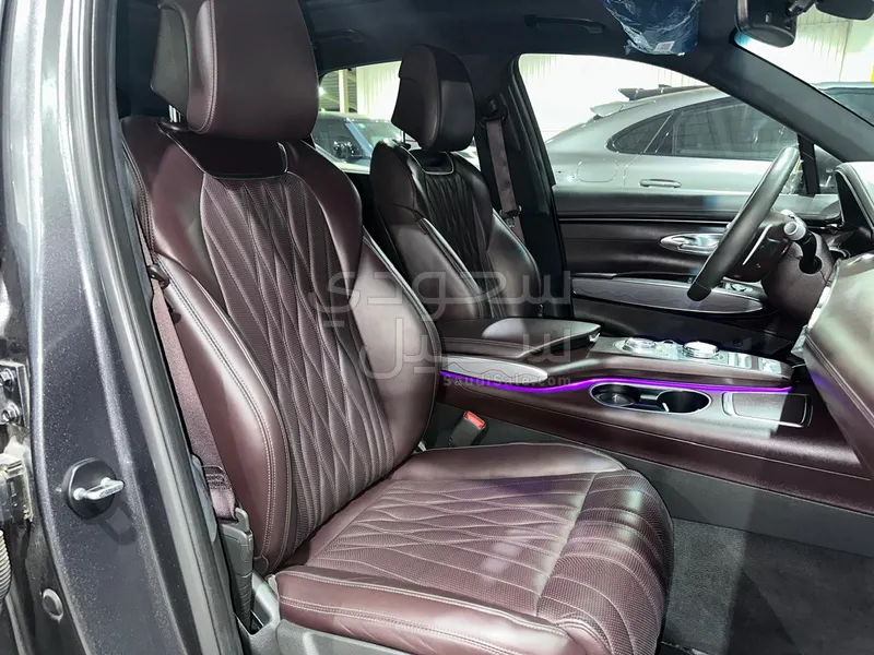 2021 جينيسيس جي في 70