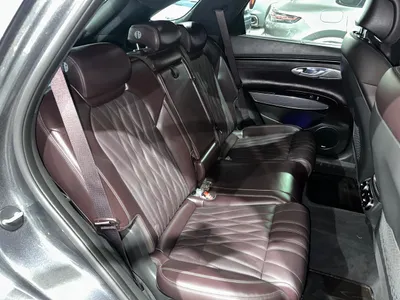 2021 جينيسيس جي في 70