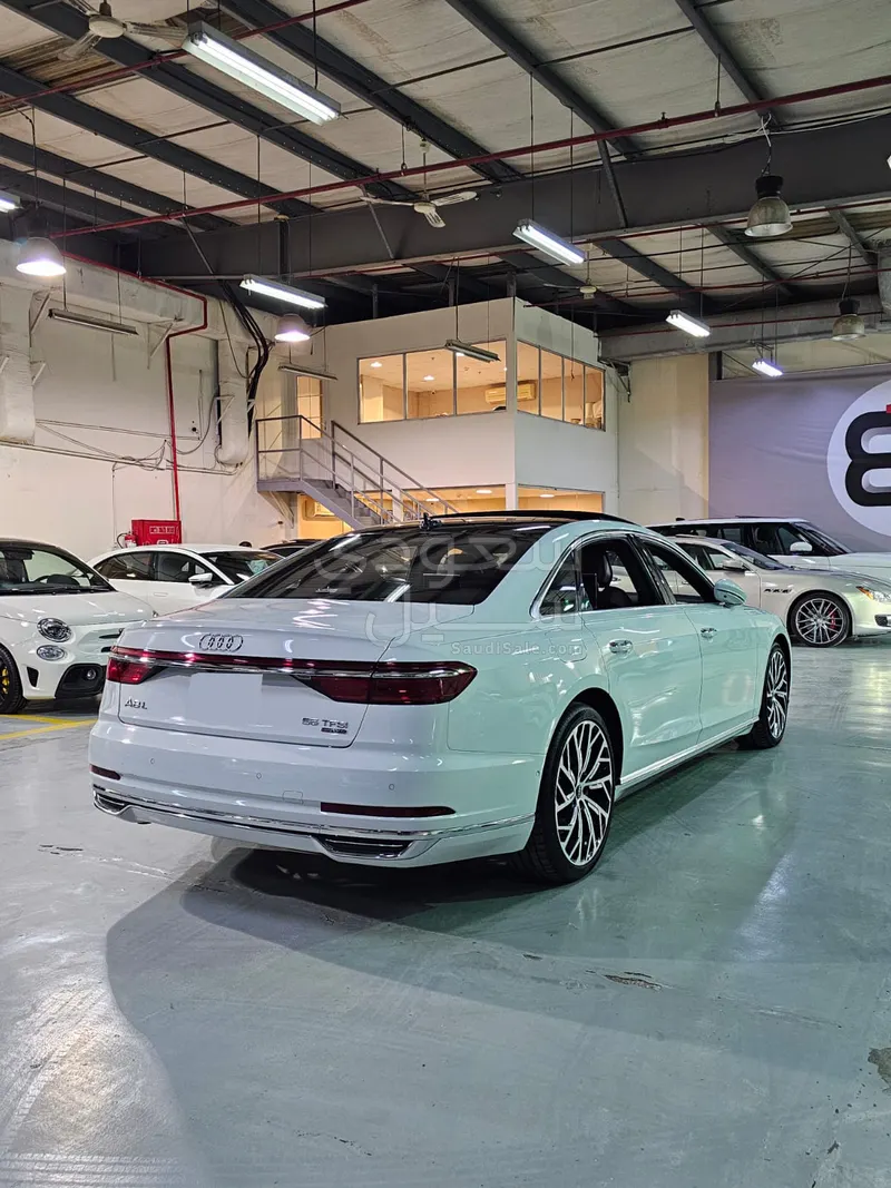 2020 اودي اي 8 ال 55تي اف اس أي