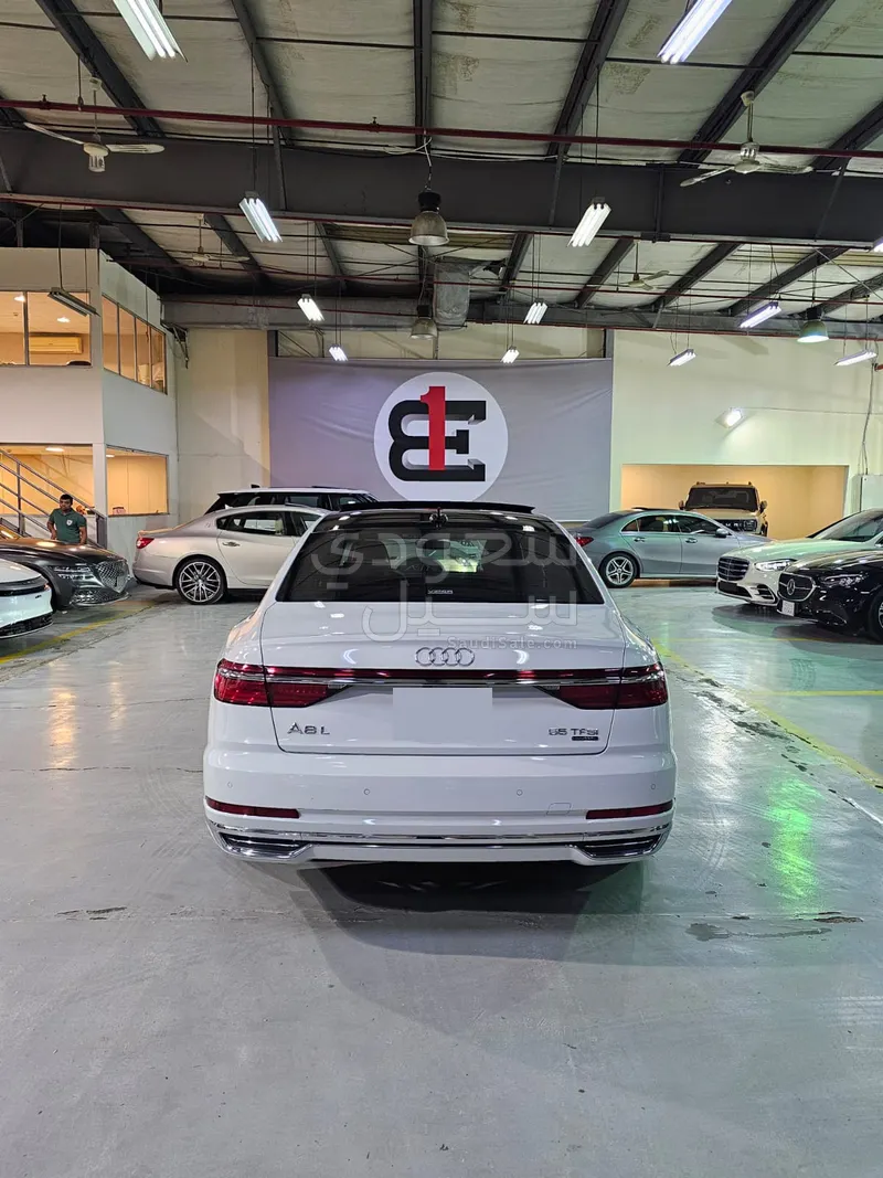 2020 اودي اي 8 ال 55تي اف اس أي