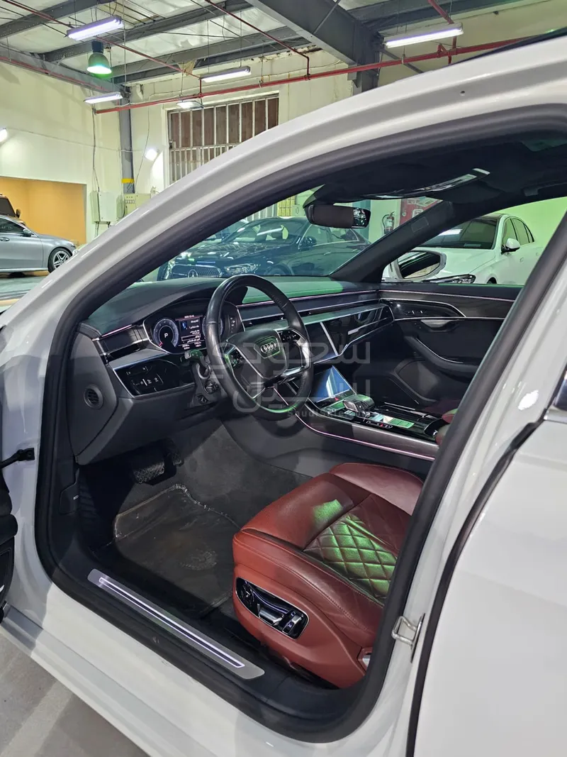 2020 اودي اي 8 ال 55تي اف اس أي