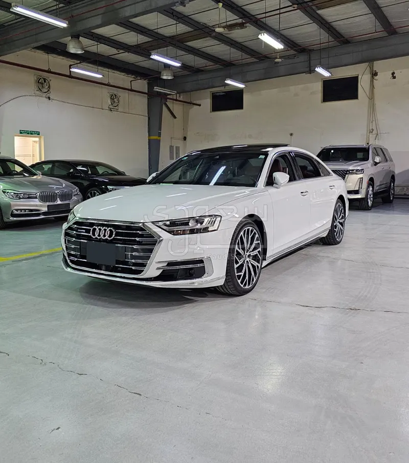 2020 اودي اي 8 ال 55تي اف اس أي