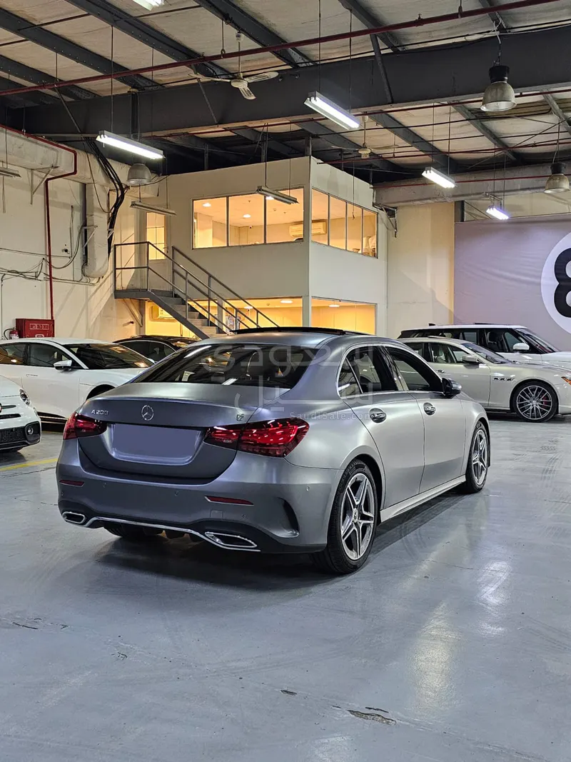 2024 مرسيدس - بنز أي 200