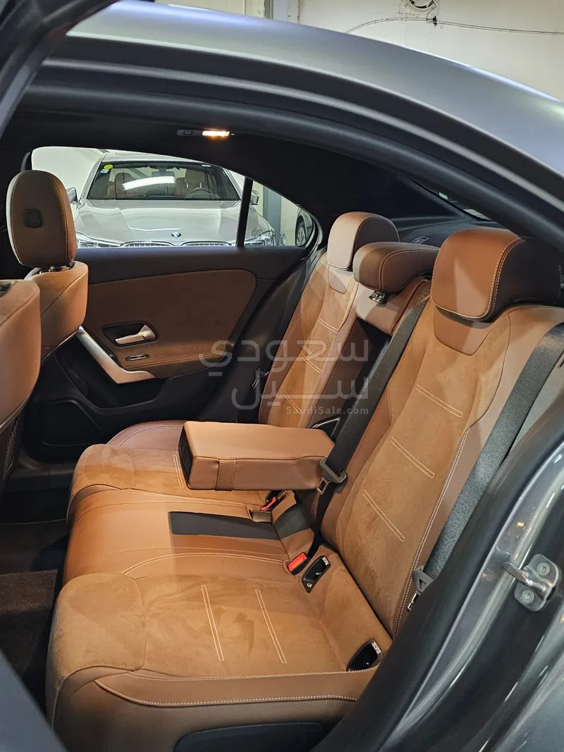 2024 مرسيدس - بنز أي 200