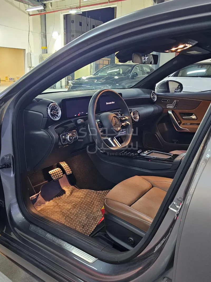2024 مرسيدس - بنز أي 200