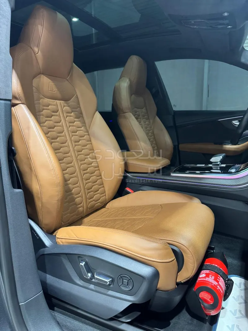 2021 اودي كيو 8 أر إس