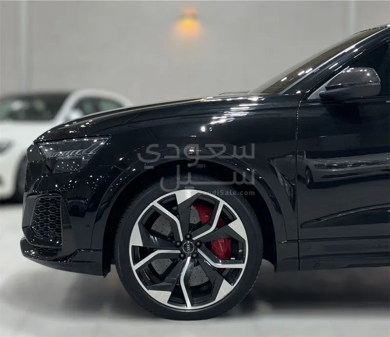 2021 اودي كيو 8 أر إس