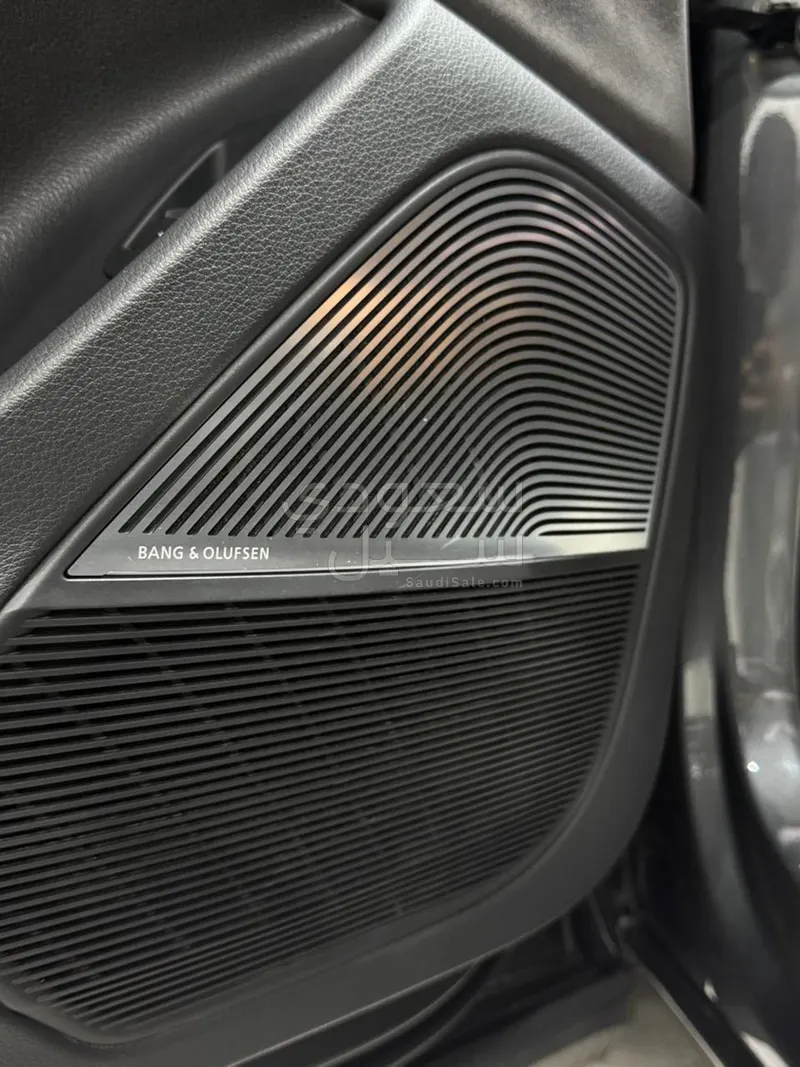 2021 اودي كيو 8 أر إس