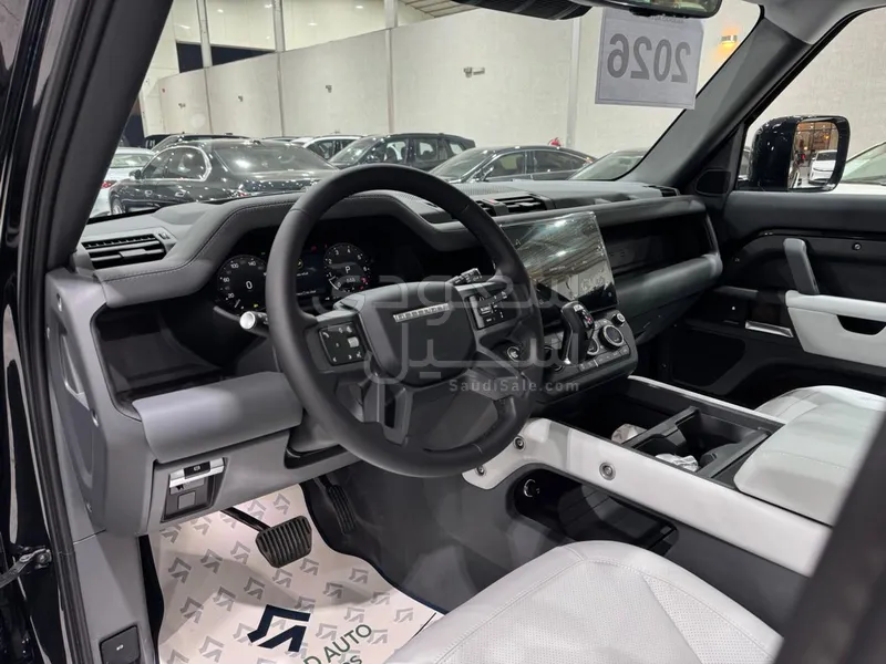 2026 لاند روفر ديفيندر اكس داينمك