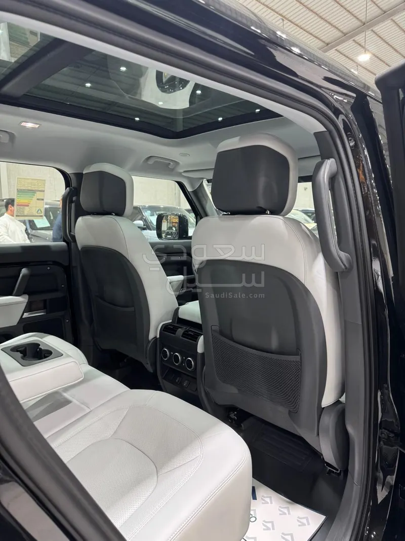 2026 لاند روفر ديفيندر اكس داينمك