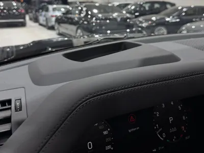 2026 لاند روفر ديفيندر اكس داينمك