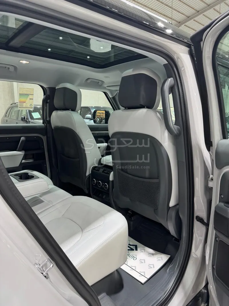 2026 لاند روفر ديفيندر اكس داينمك