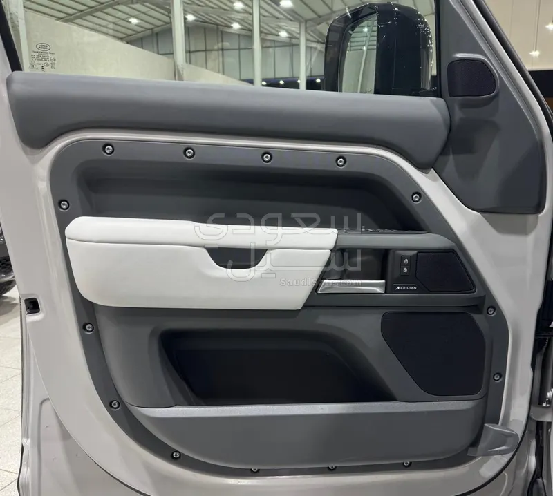 2026 لاند روفر ديفيندر اكس داينمك