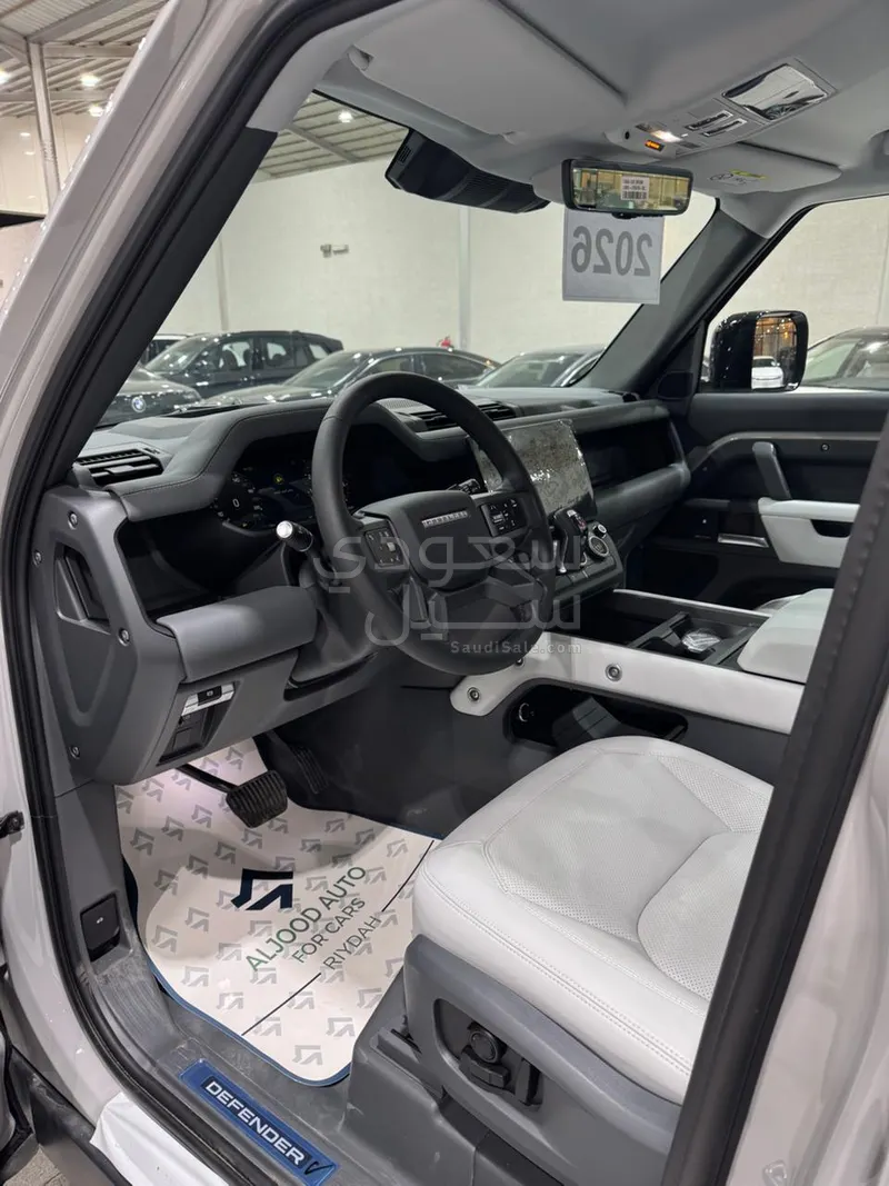 2026 لاند روفر ديفيندر اكس داينمك