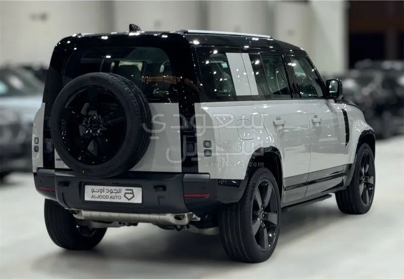 2026 لاند روفر ديفيندر اكس داينمك