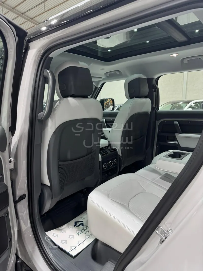 2026 لاند روفر ديفيندر اكس داينمك