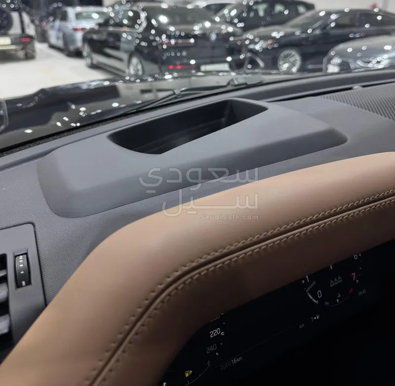 2026 لاند روفر ديفيندر اكس داينمك