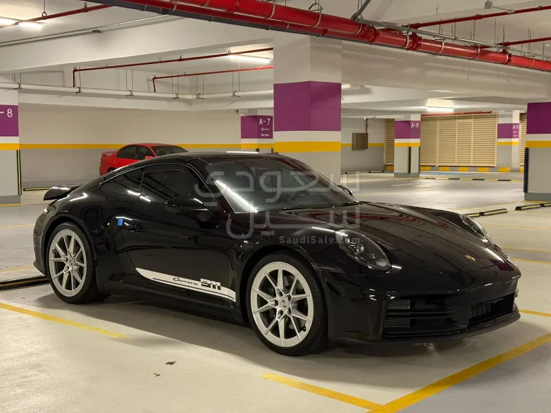 2025 بورش 911 كاريرا