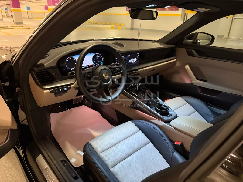 2025 بورش 911 كاريرا