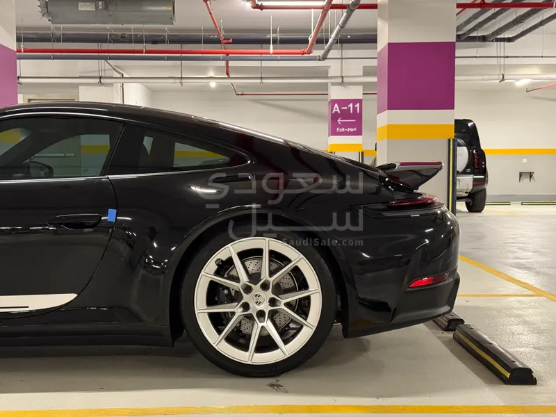 2025 بورش 911 كاريرا