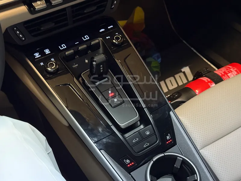 2025 بورش 911 كاريرا