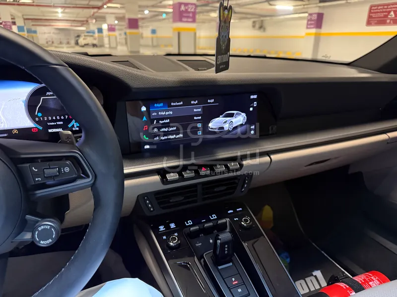 2025 بورش 911 كاريرا