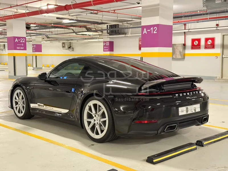 2025 بورش 911 كاريرا