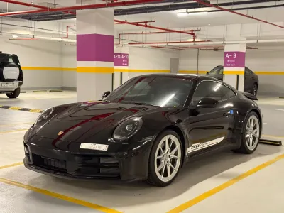 2025 بورش 911 كاريرا