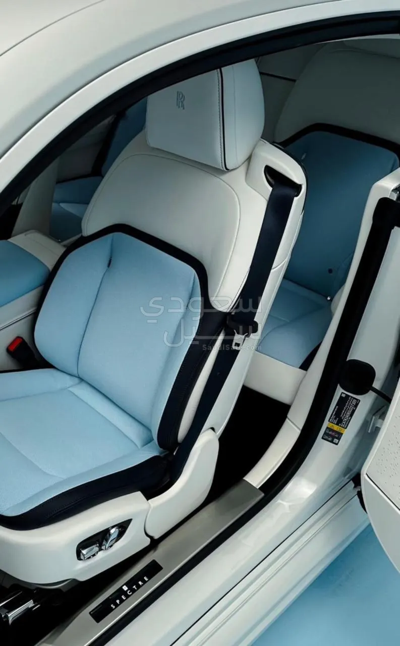 2025 رولز رويس سبيكتر