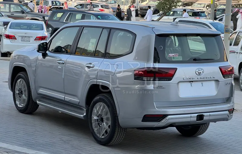 2026 تويوتا لاند كروزر جي اكس ار4