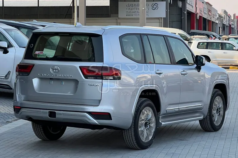 2026 تويوتا لاند كروزر جي اكس ار4