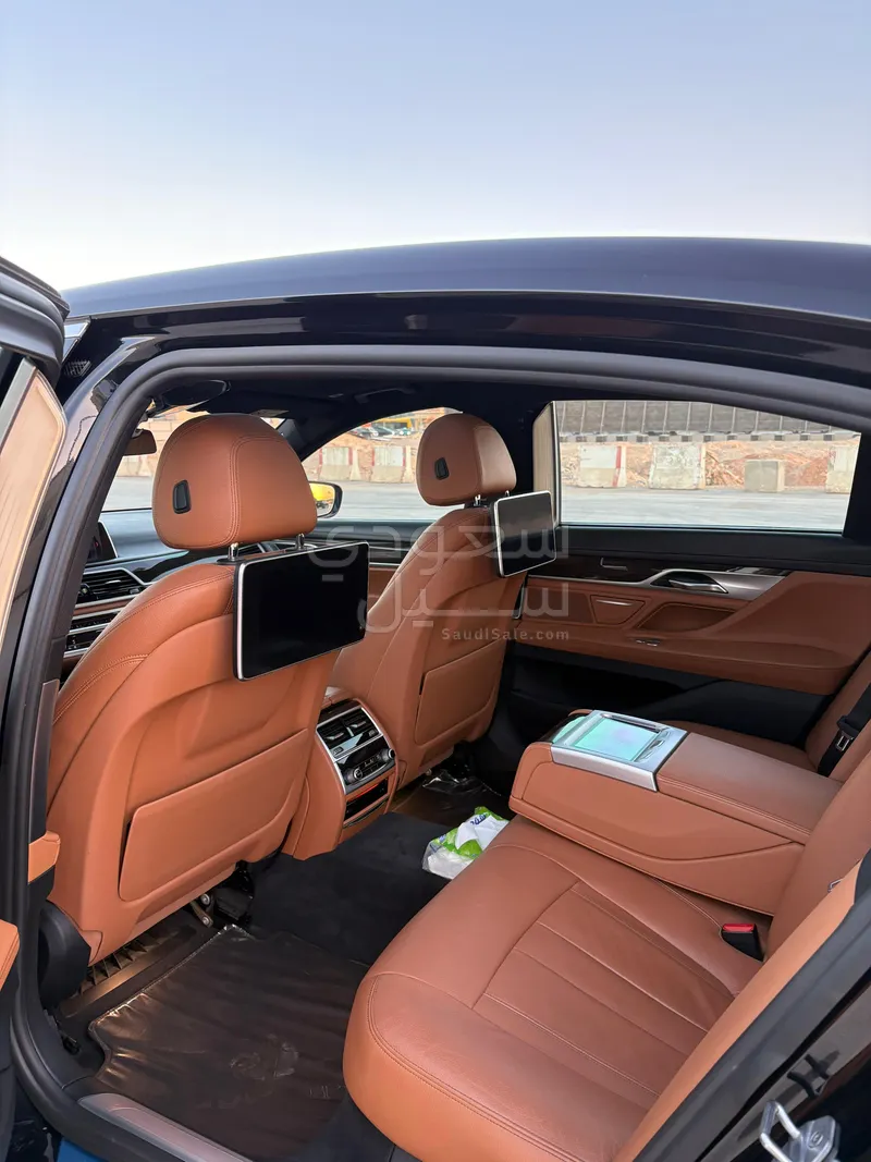 2018 بي ام دبليو الفئة السابعة 730 إل أي