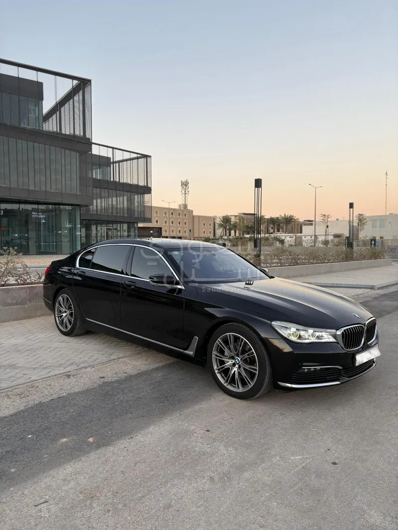 2018 بي ام دبليو الفئة السابعة 730 إل أي