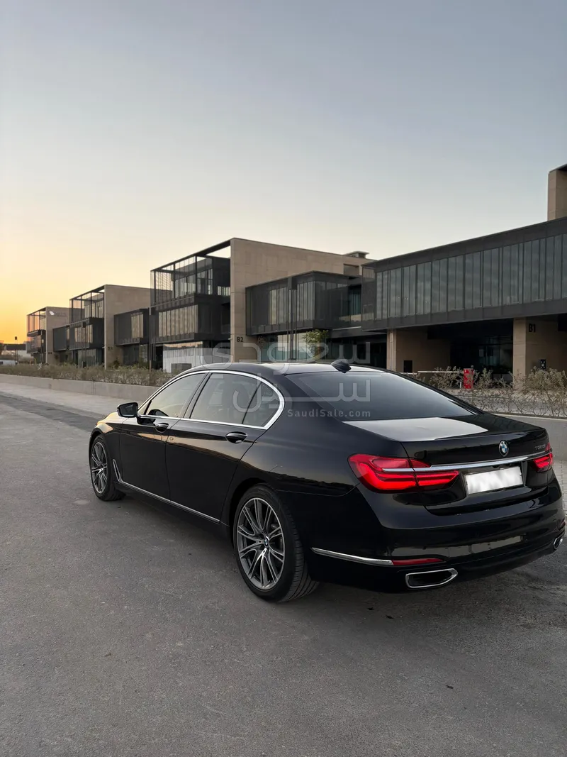 2018 بي ام دبليو الفئة السابعة 730 إل أي