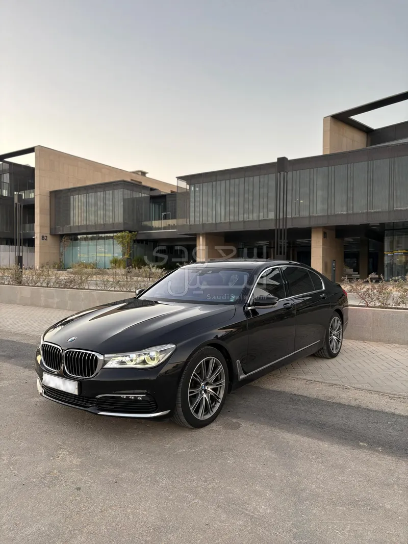 2018 بي ام دبليو الفئة السابعة 730 إل أي
