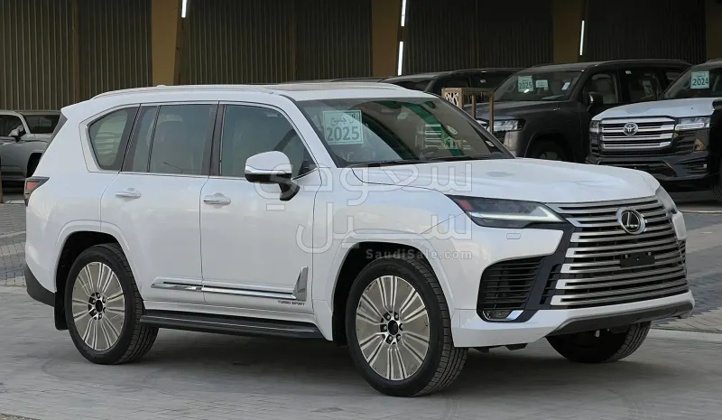 2025 لكزس إل إكس 600