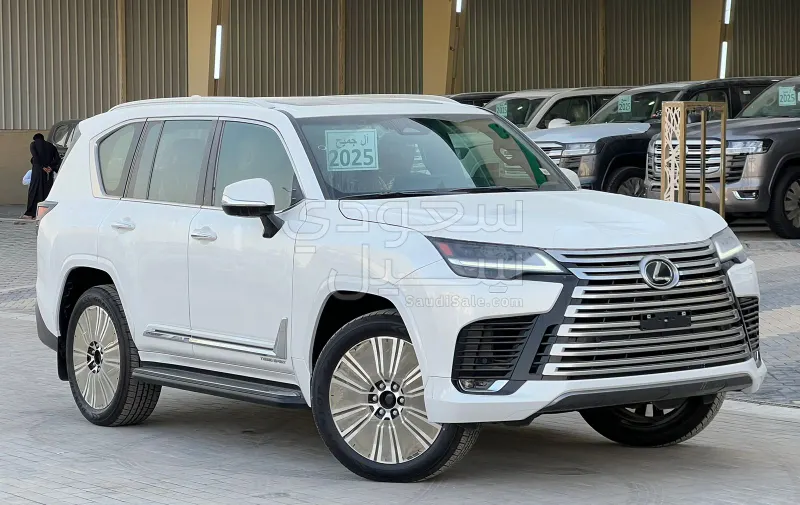 2025 لكزس إل إكس 600
