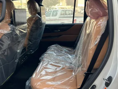 2025 لكزس إل إكس 600