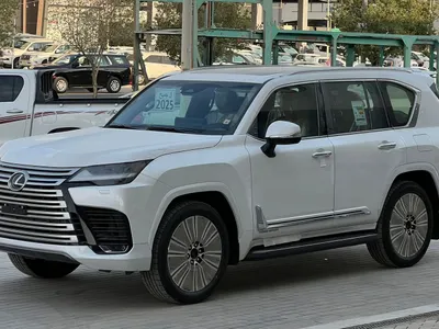 2025 لكزس إل إكس 600