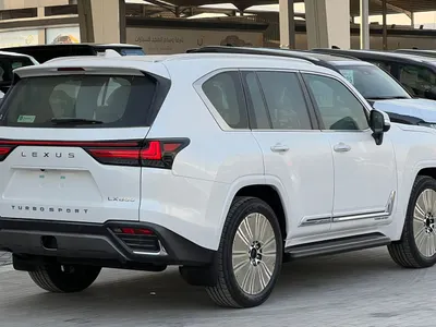 2025 لكزس إل إكس 600