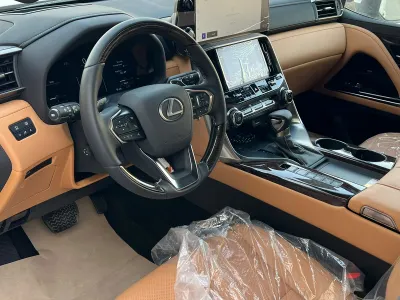 2025 لكزس إل إكس 600