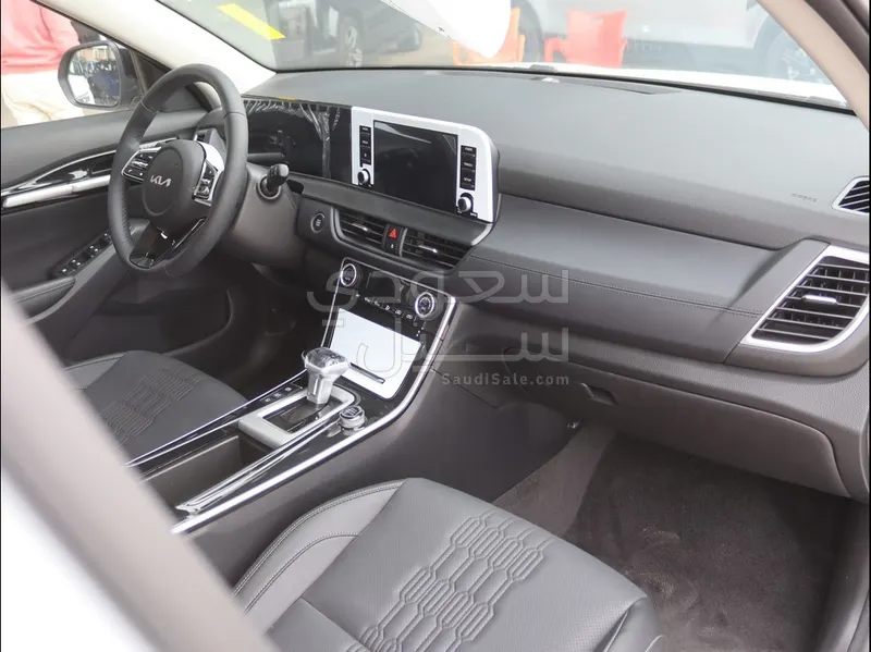 2025 كيا سيلتوس