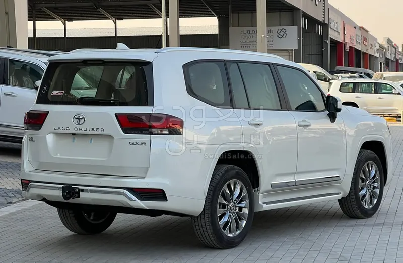 2026 تويوتا لاند كروزر جي اكس ار 3