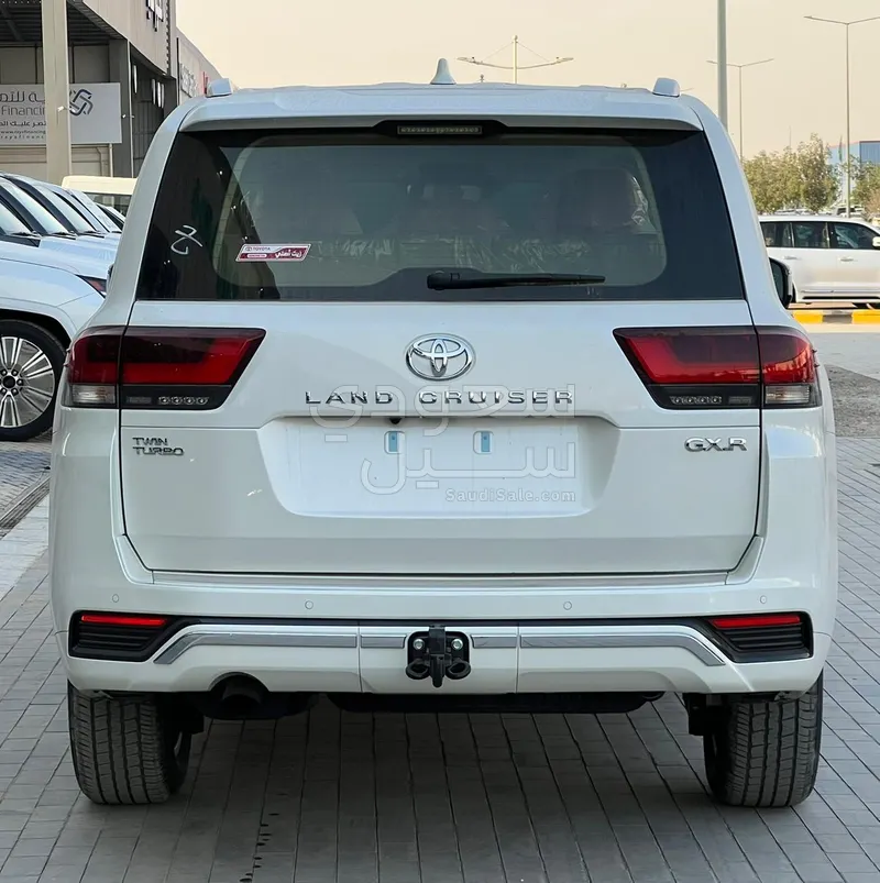 2026 تويوتا لاند كروزر جي اكس ار 3