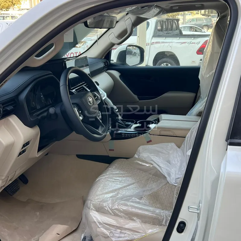 2026 تويوتا لاند كروزر جي اكس ار 3