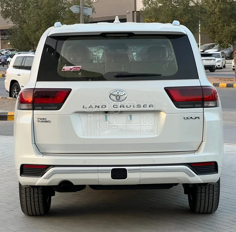 2026 تويوتا لاند كروزر جي اكس ار4