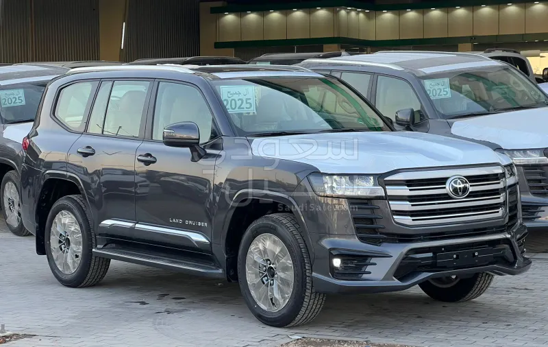 2025 تويوتا لاند كروزر جي اكس ار