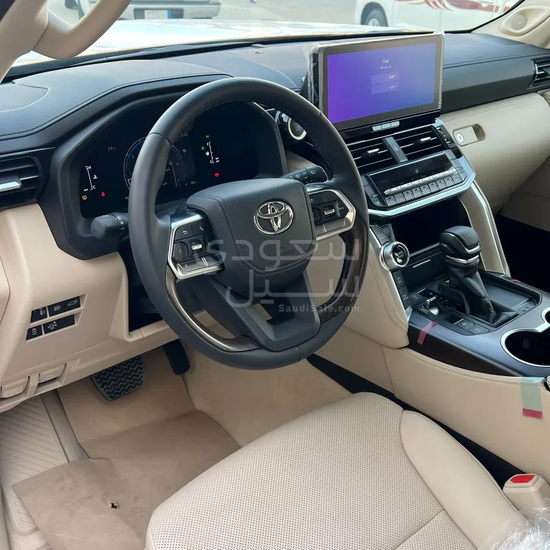 2025 تويوتا لاند كروزر جي اكس ار