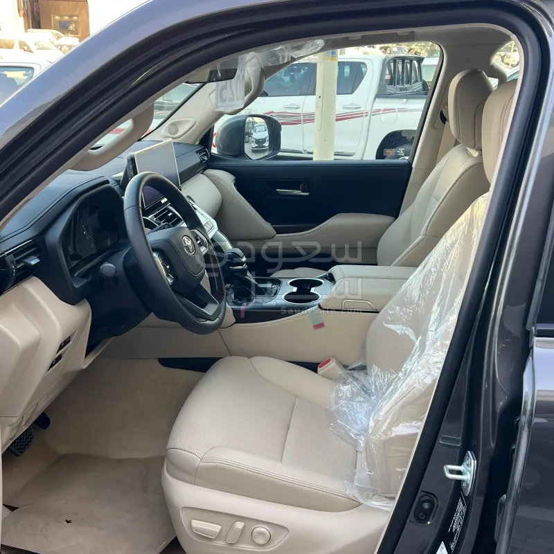 2025 تويوتا لاند كروزر جي اكس ار