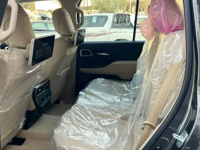 2025 تويوتا لاند كروزر جي اكس ار